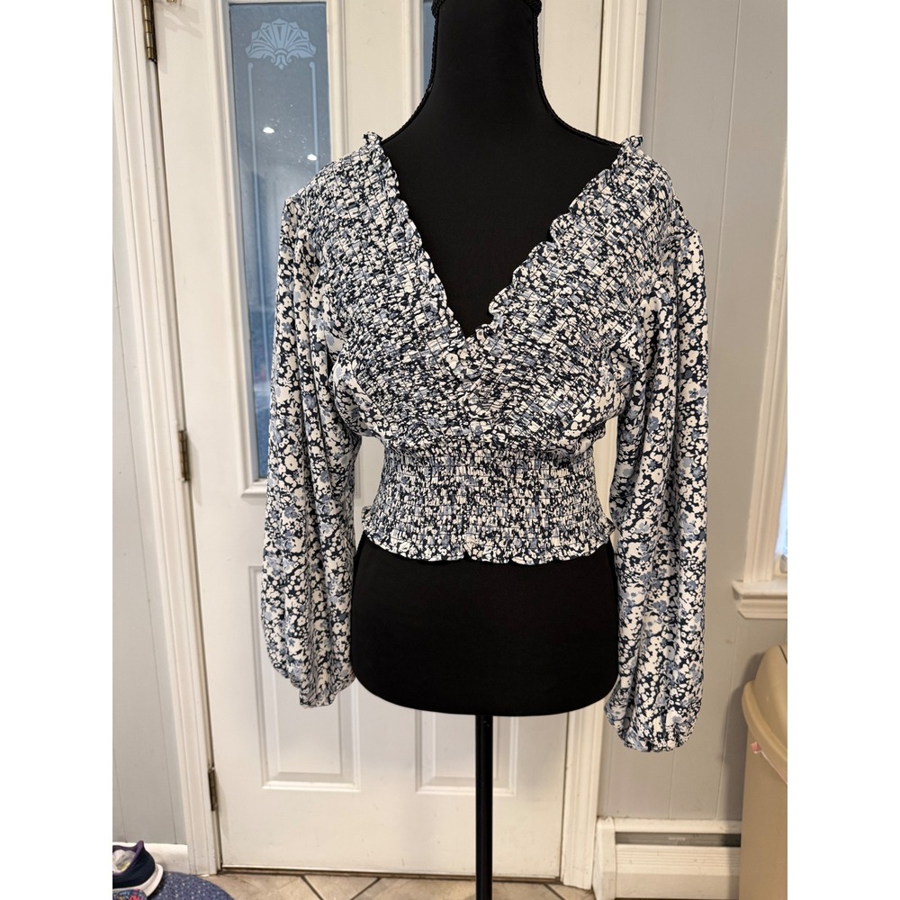 Abercrombie & Fitch Blue Floral Smocked V-Neck Crop Top Long Sleeve Small